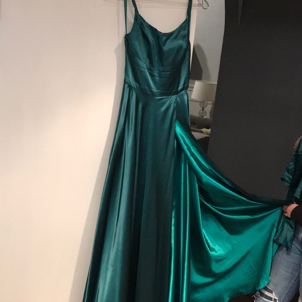 Long emerald dress. - Picture 3 of 4